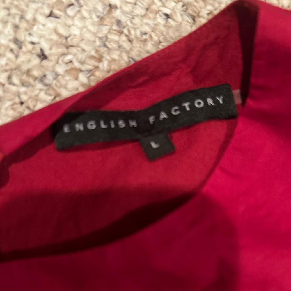 Red short dress with cut out - Picture 3 of 3